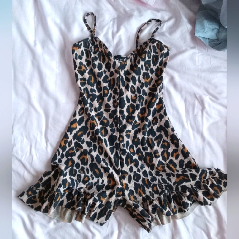 Prettylittlething leopard ruffle bodycon romper size 0